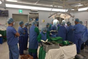 Doctor Lagast meeting and teaching surgery in Gwangiu (Zuid-Korea)
