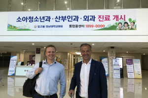Doctor Lagast meeting and teaching surgery in Gwangiu (Zuid-Korea)