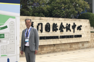 Dokter Lagast op werkbezoek in China